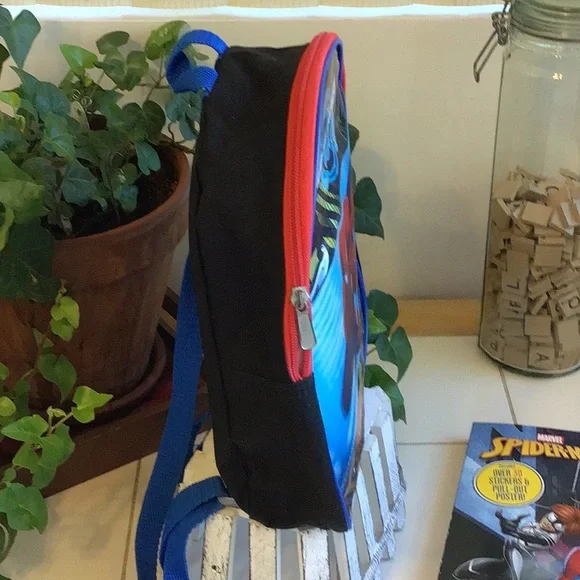 ‘Marvel’ Spiderman 3-D Backpack & Coloring/Activity Book - Picture 3 of 9